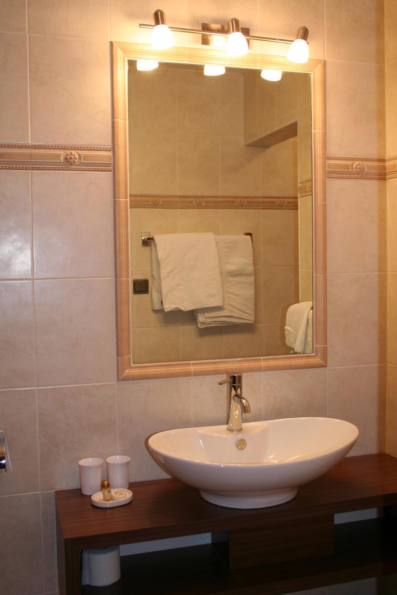Hotel Pine Tires Ruang foto