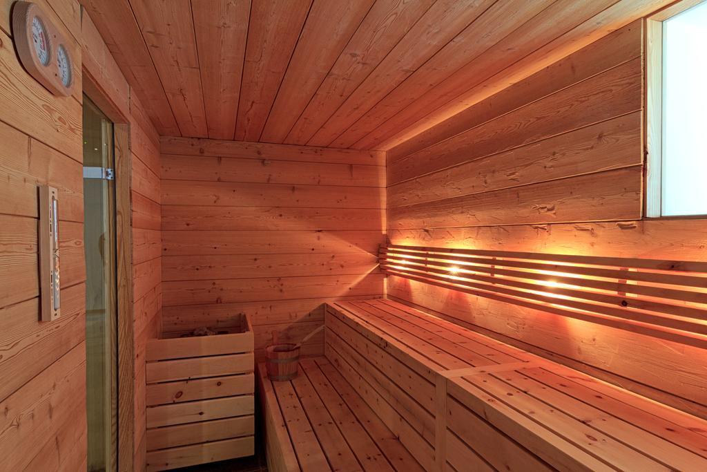 Hotel Pine Tires Bagian luar foto