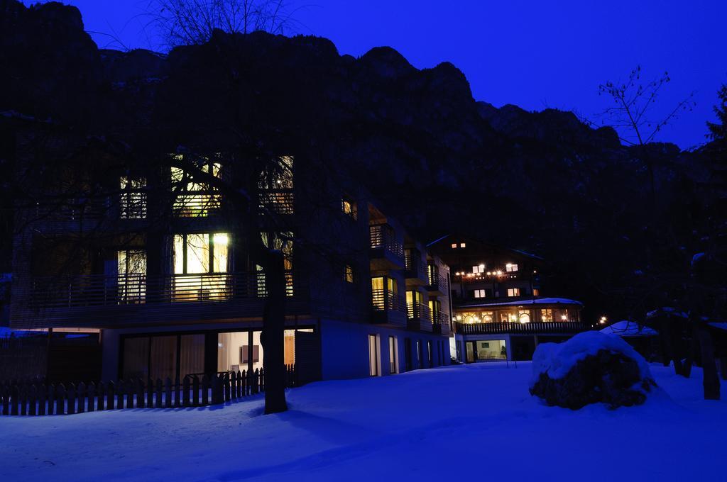 Hotel Pine Tires Bagian luar foto