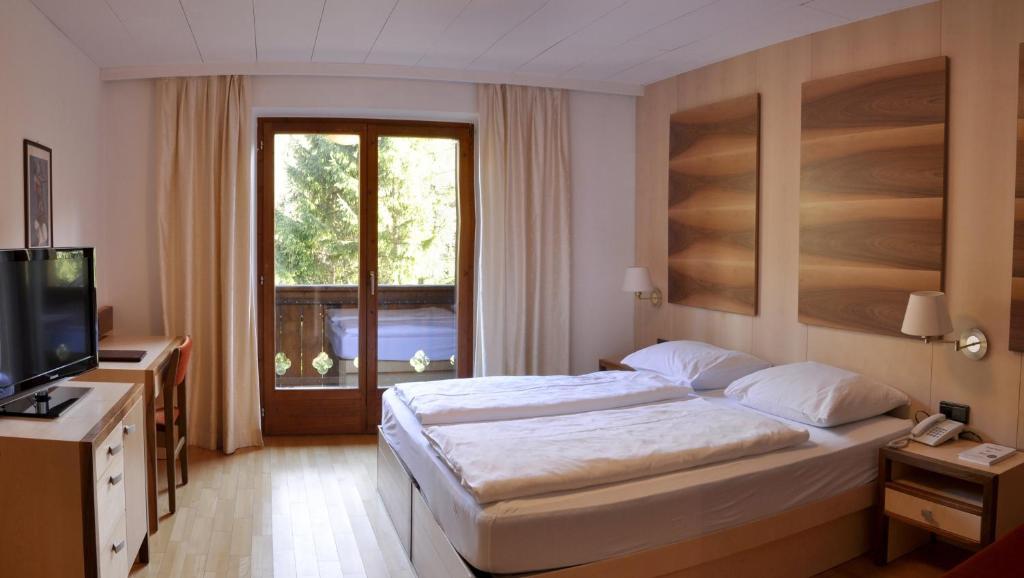 Hotel Pine Tires Ruang foto