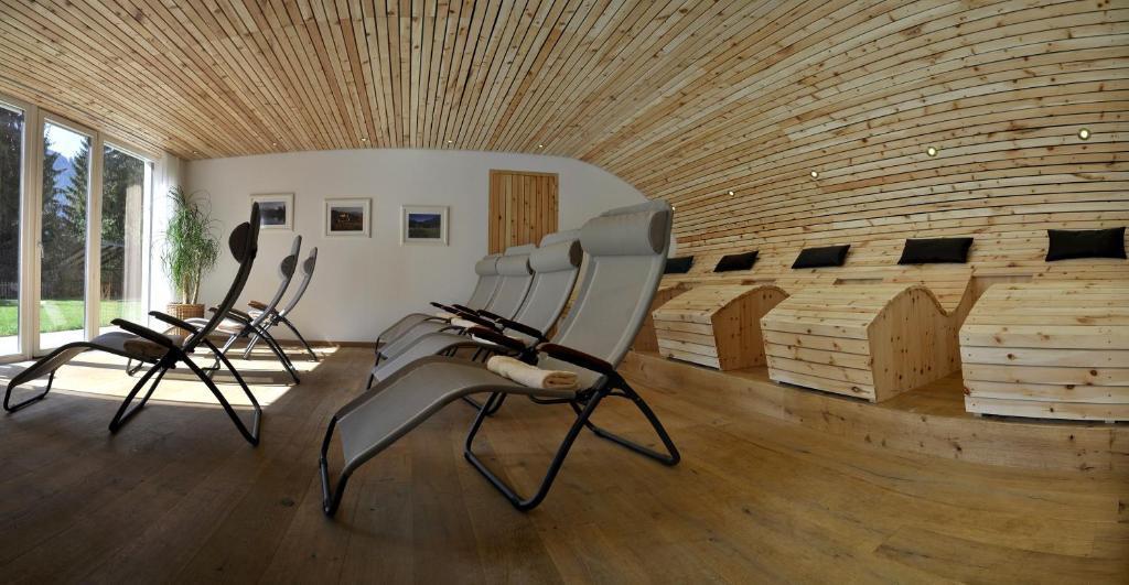 Hotel Pine Tires Bagian luar foto