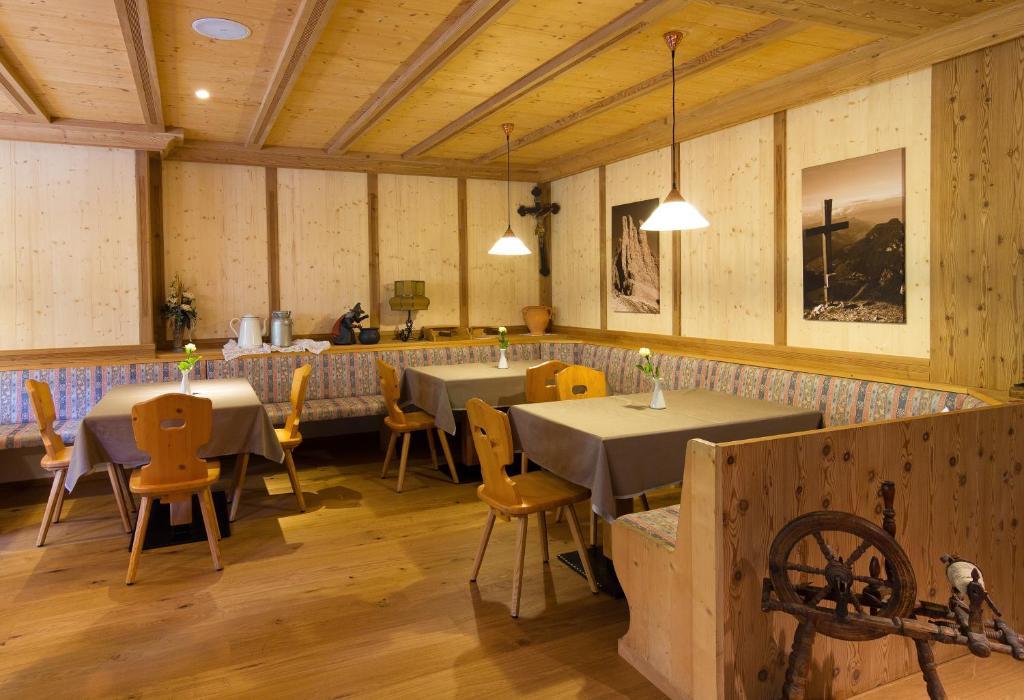 Hotel Pine Tires Bagian luar foto