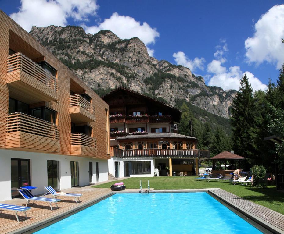 Hotel Pine Tires Bagian luar foto
